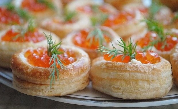 Как сделать Волованы из слоеного теста по пошаговому рецепту с фото