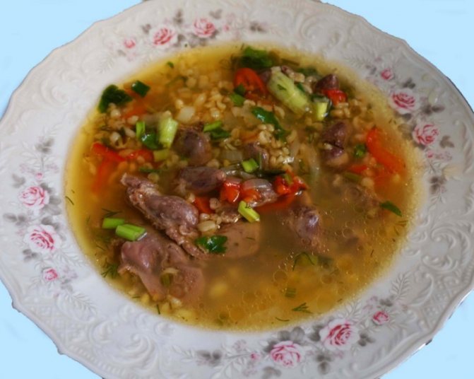Суп с пшеничной крупой и потрошками